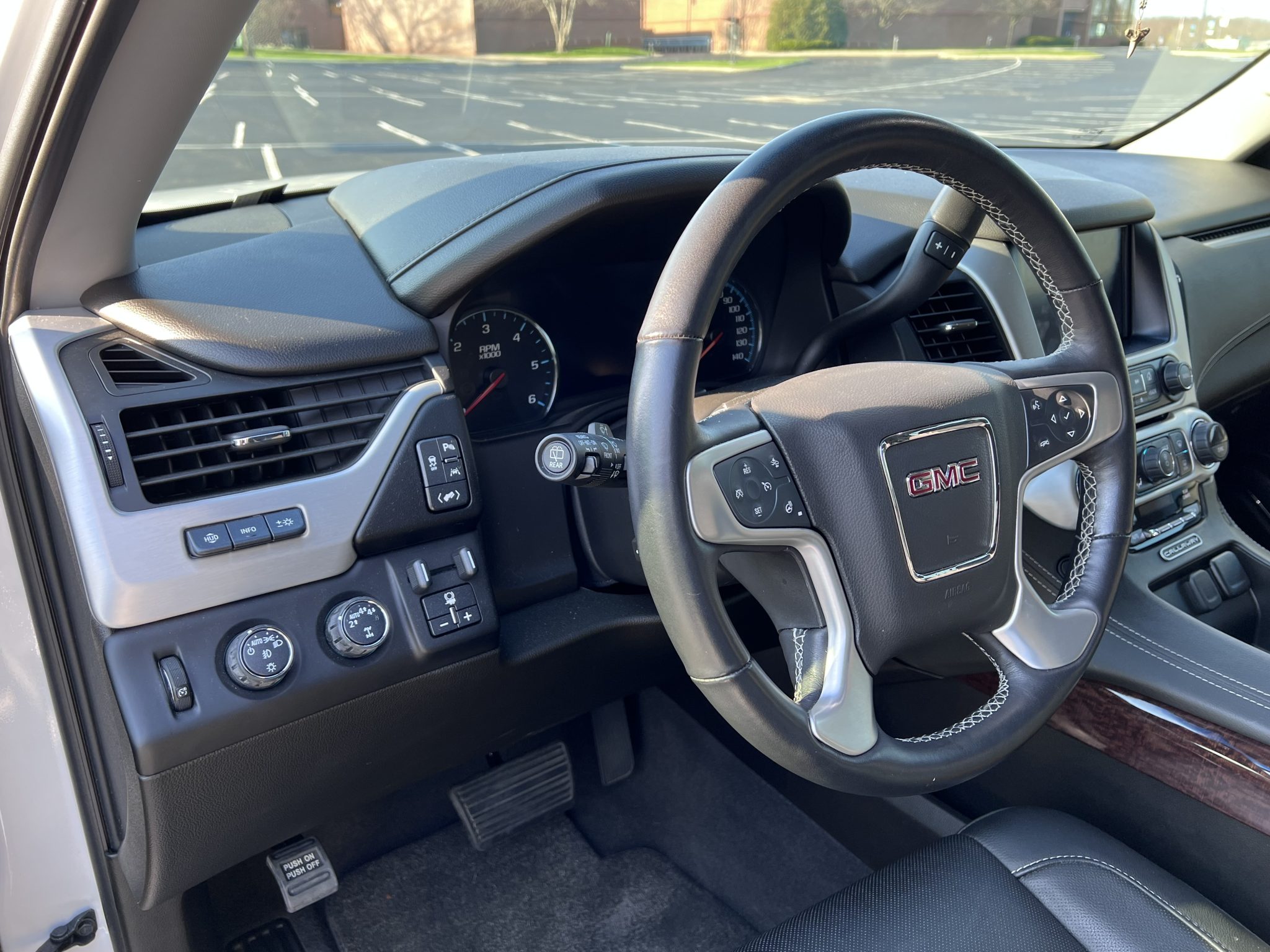 2019 GMC Yukon SC560 photo 4