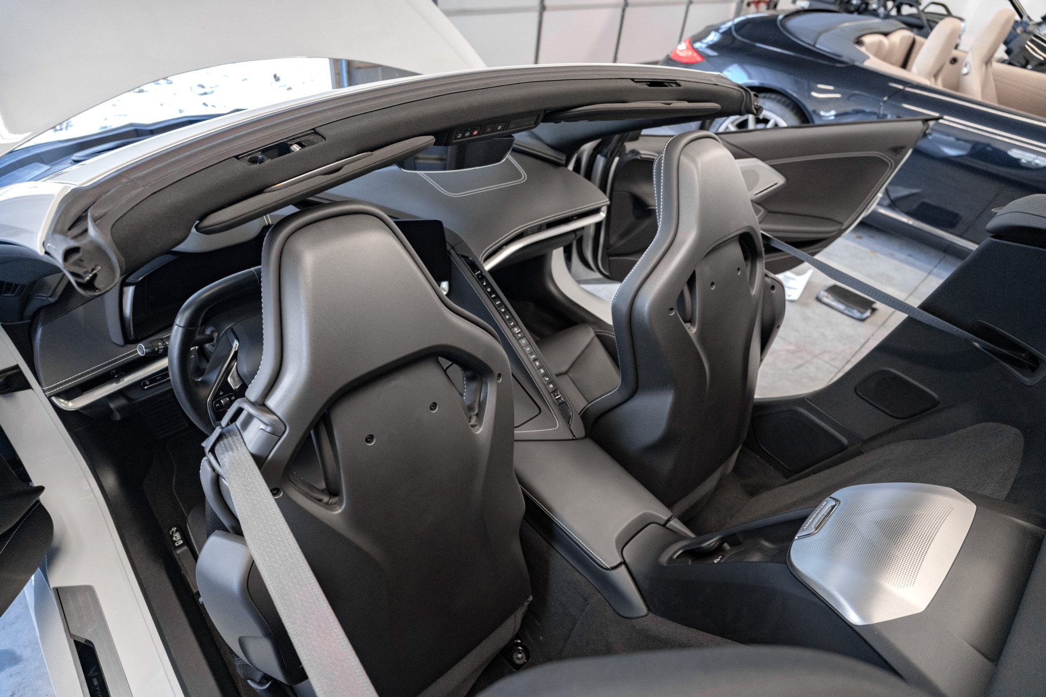 2021 Chevrolet Corvette Stingray Convertible 2LT Z51 photo 2