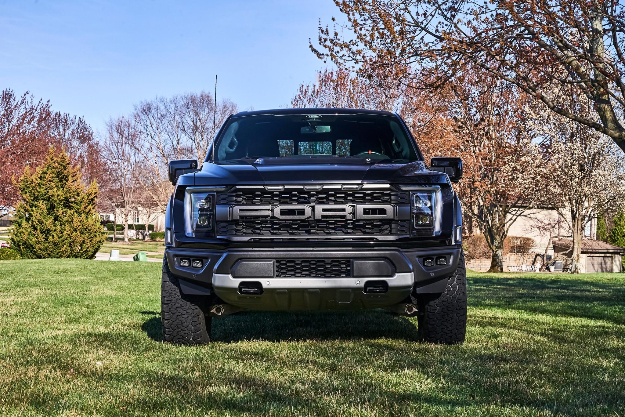 2022 Ford F-150 Raptor SuperCrew photo 1