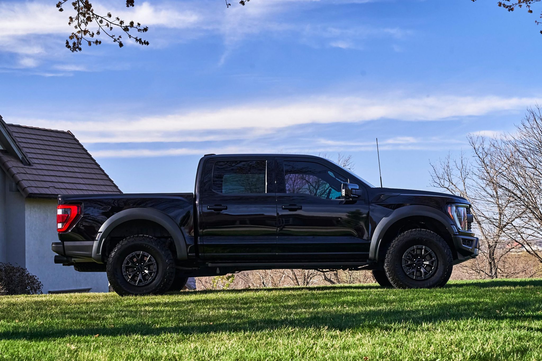 2022 Ford F-150 Raptor SuperCrew photo 9