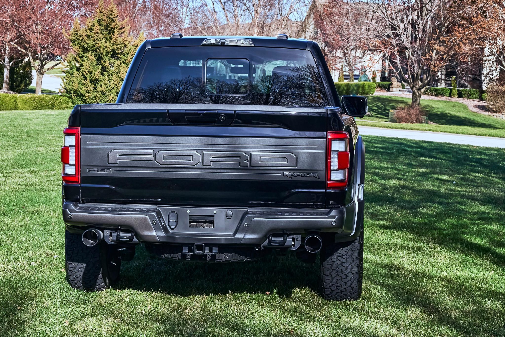 2022 Ford F-150 Raptor SuperCrew photo 12
