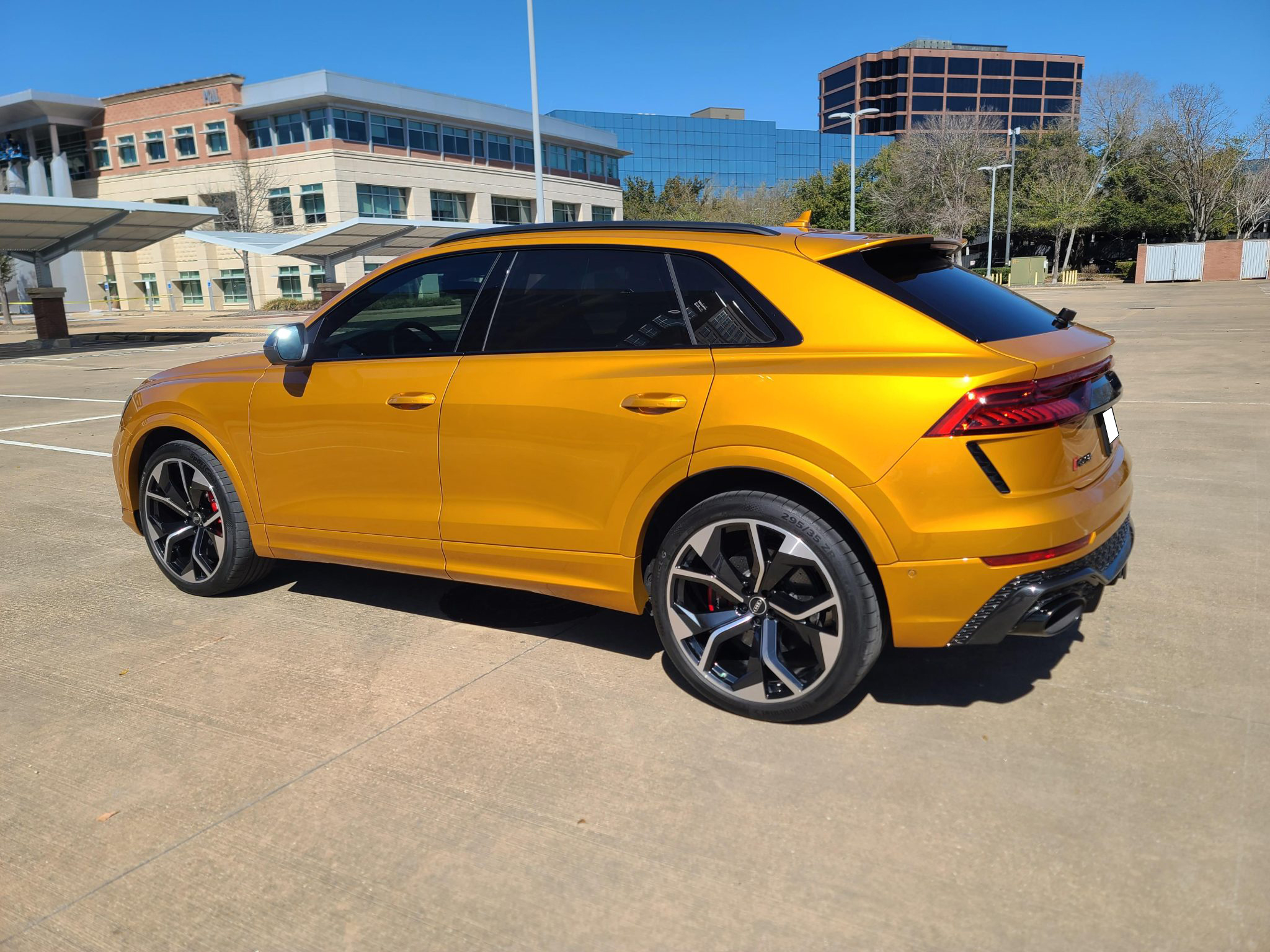 2023 Audi RS Q8 photo 6