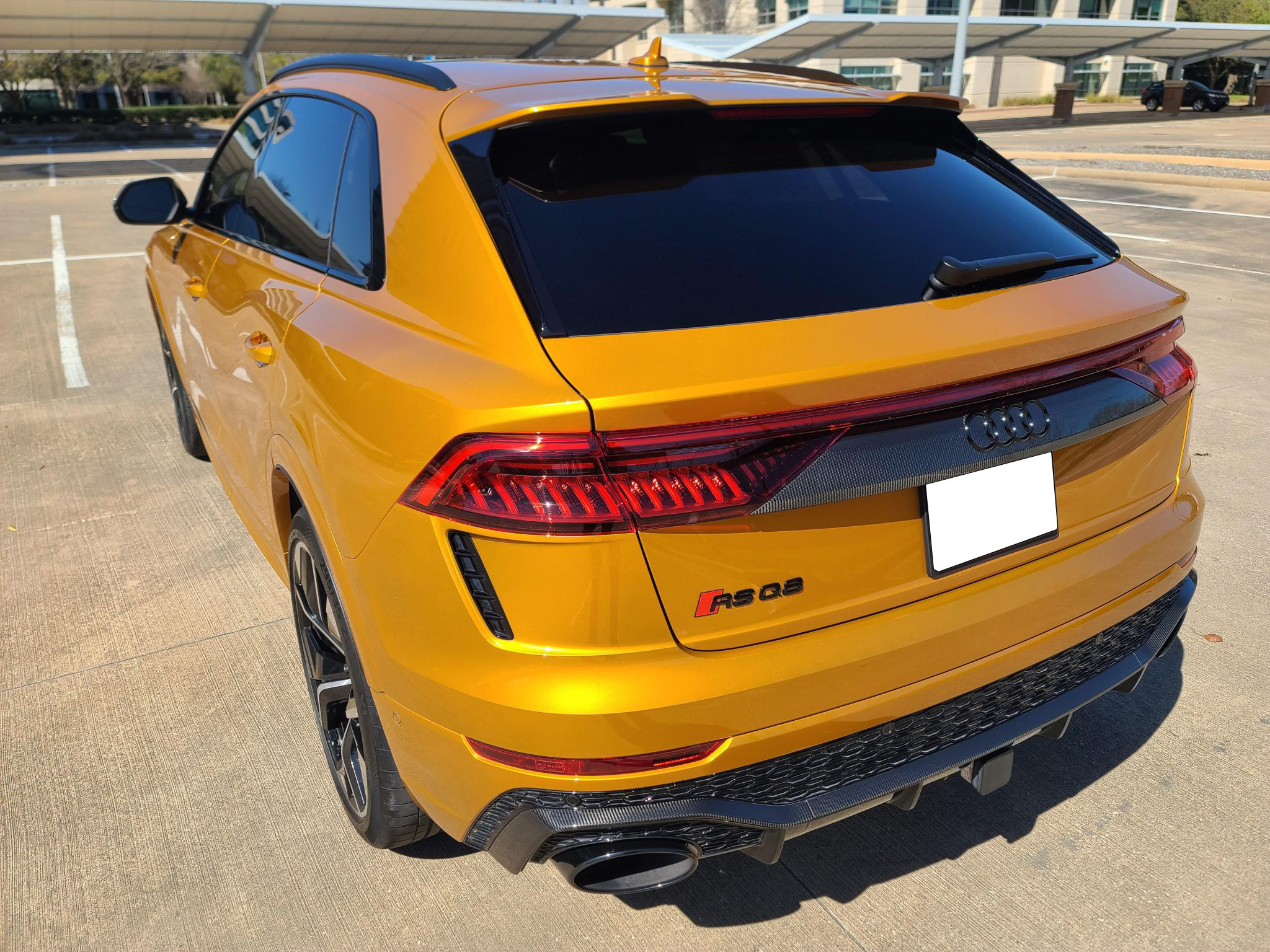 2023 Audi RS Q8 photo 11