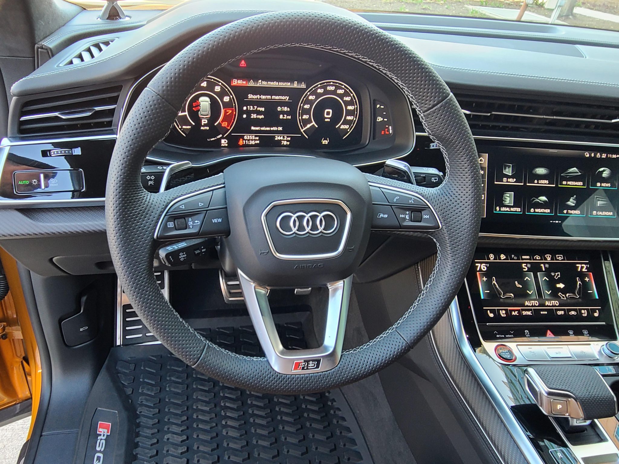 2023 Audi RS Q8 photo 23
