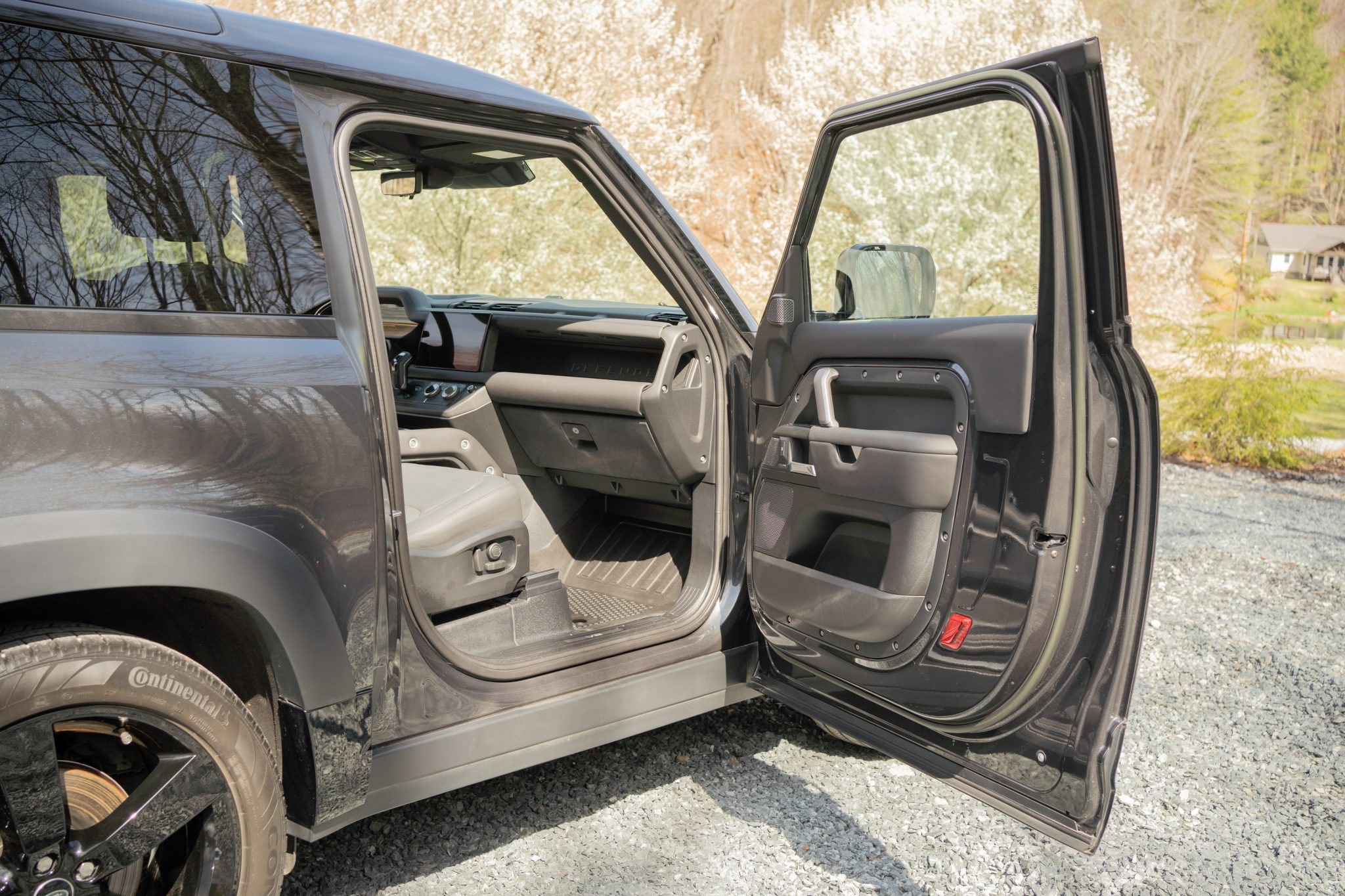 2023 Land Rover Defender 90 photo 7