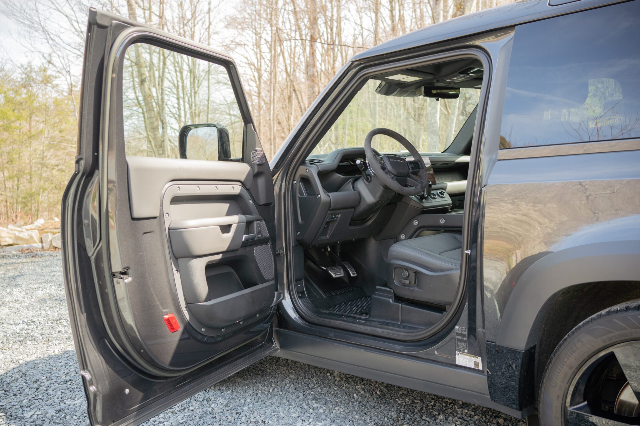 2023 Land Rover Defender 90 photo 12