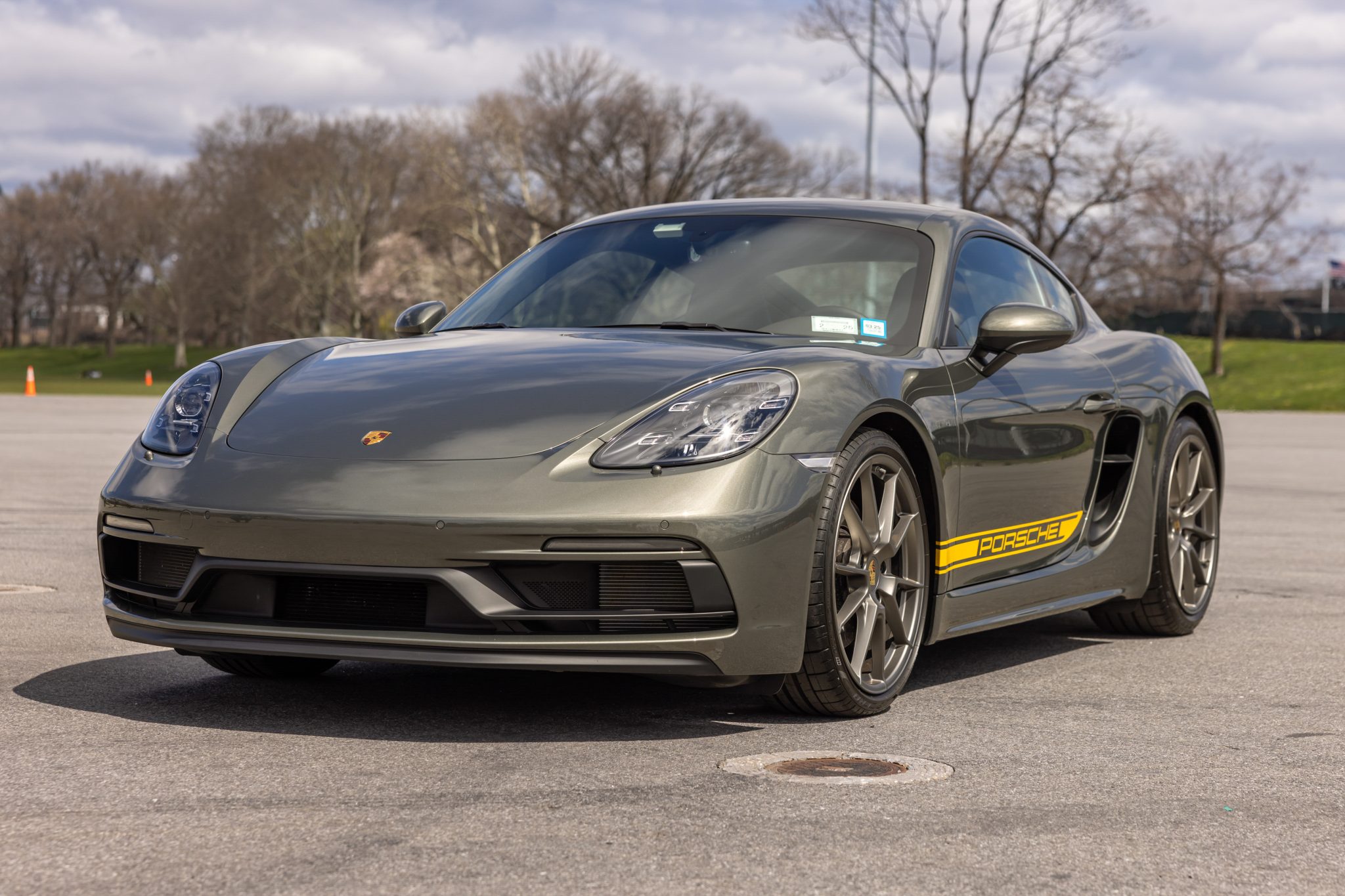 2023 Porsche 718 Cayman GTS 4.0 photo 3