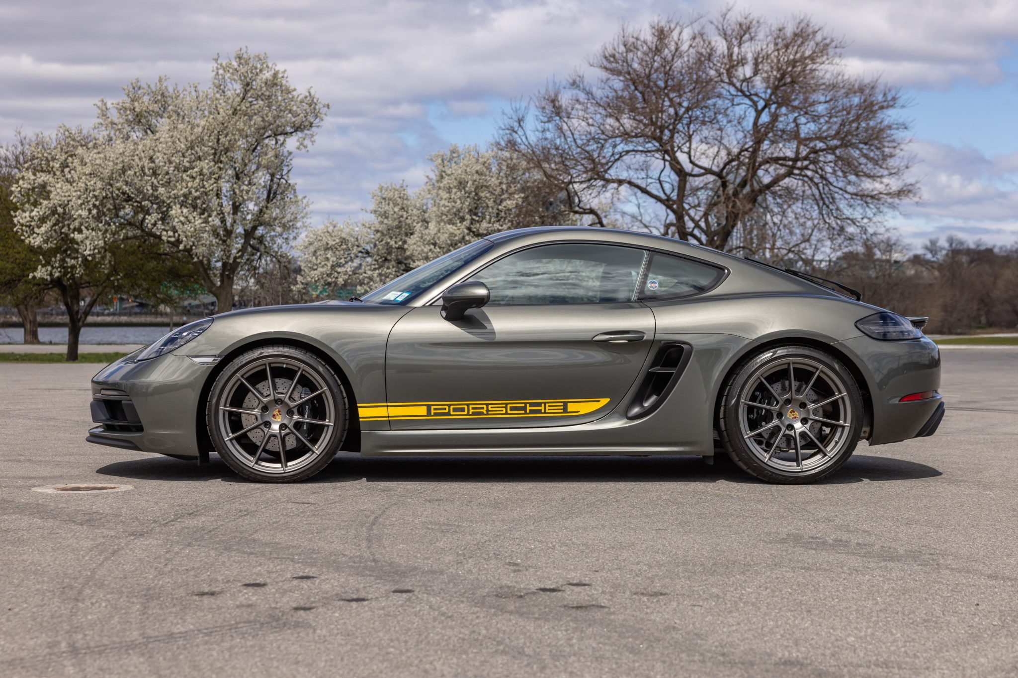 2023 Porsche 718 Cayman GTS 4.0 photo 12